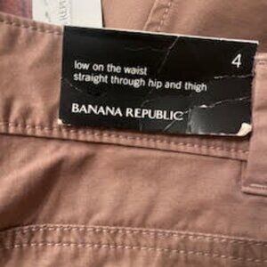Banana Republic Low Waist Size 4 Khaki Pants (NWT) Womens